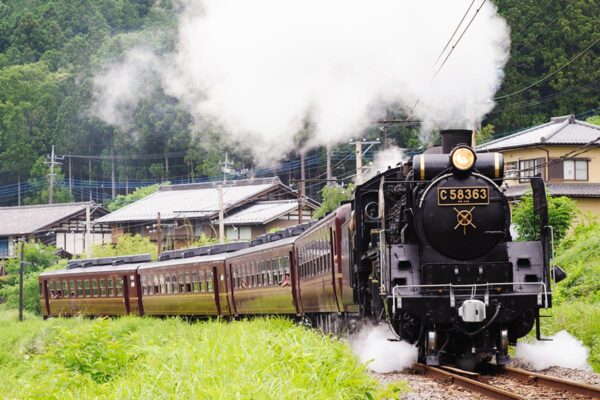 秩父鉄道の観光列車「SLパレオエクスプレス」