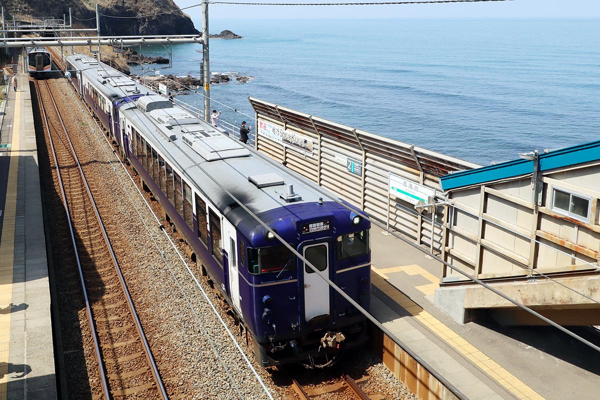 JR東日本の観光列車「越乃Shu＊Kura」