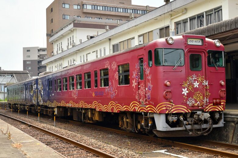 JR西日本の観光列車「○○のはなし」