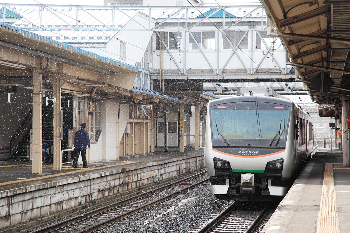 JR東日本の観光列車「さんりくトレイン宮古」に使用されるHB-E300系