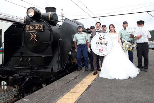 秩父鉄道の観光列車「SLパレオエクスプレス」での結婚式イメージ（秩父鉄道のニュースリリースより）