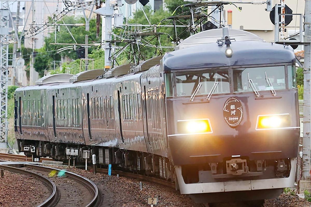 JR西日本の観光列車「WEST EXPRESS 銀河」