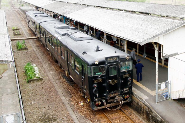 JR九州の観光列車「はやとの風」