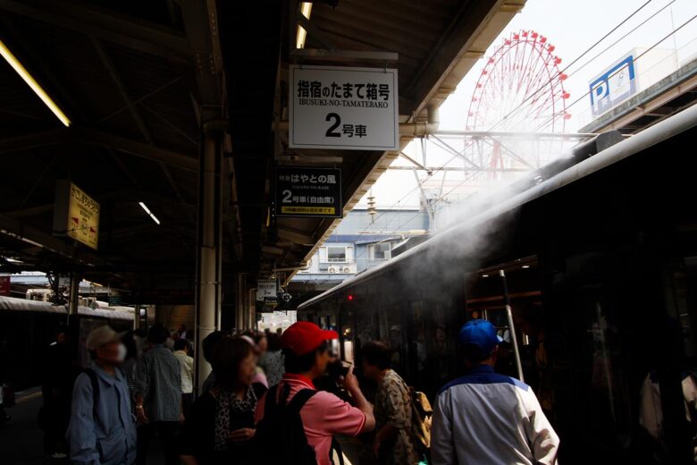 JR九州の観光列車「指宿のたまて箱」の煙