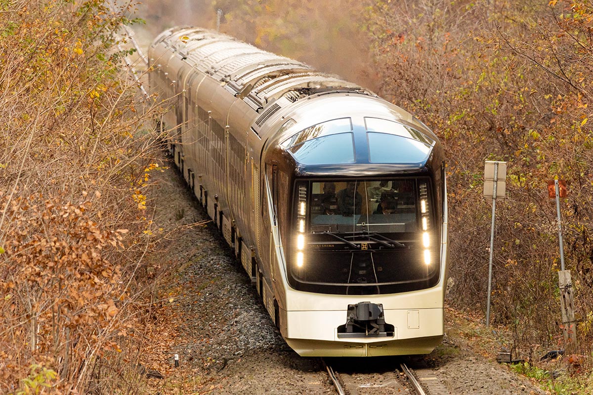 JR東日本の観光列車「TRAIN SUITE 四季島」
