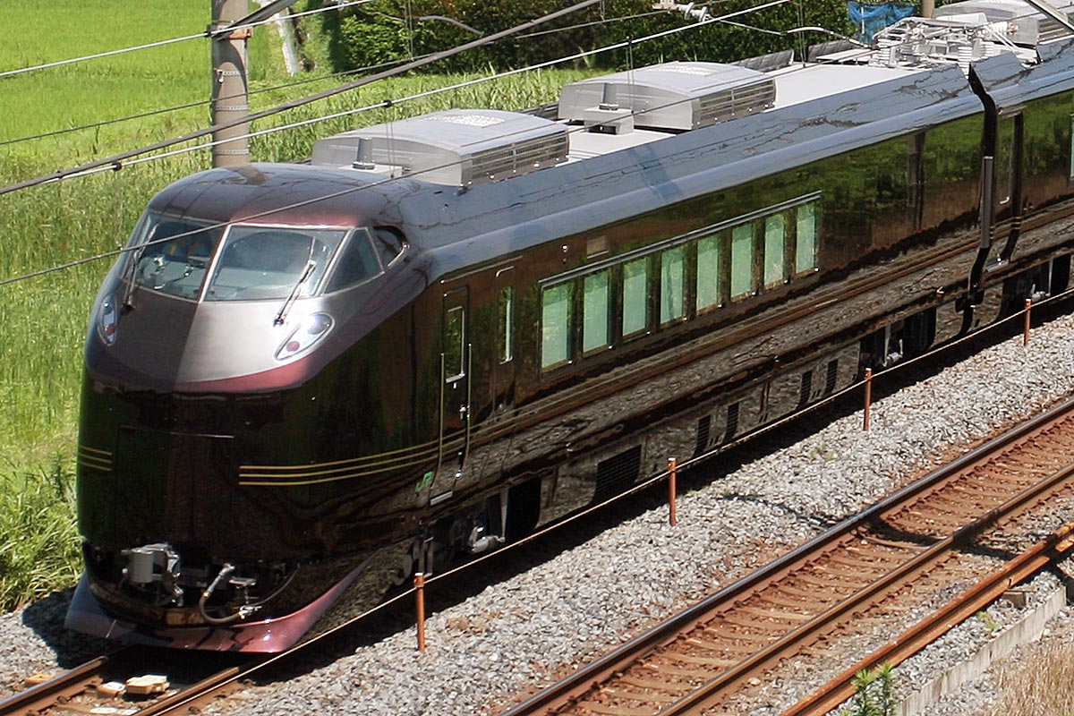 JR東日本の観光列車「なごみ（和）」