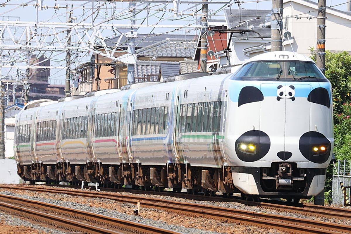JR西日本の観光列車「パンダくろしお」の「サステナブルSmileトレイン」