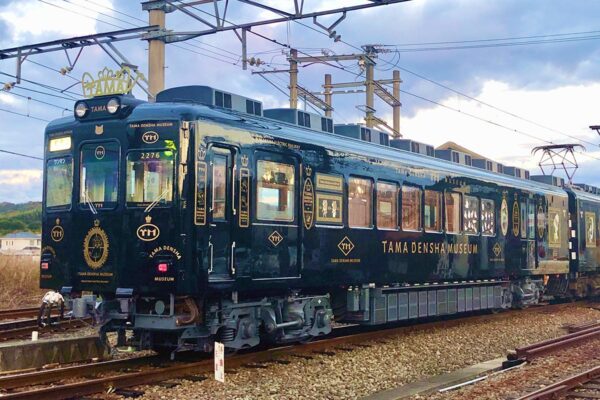 和歌山電鐵の観光列車「たま電車ミュージアム号」