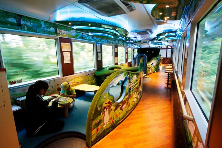 JR東日本の観光列車「SLばんえつ物語」オコジョ展望車両