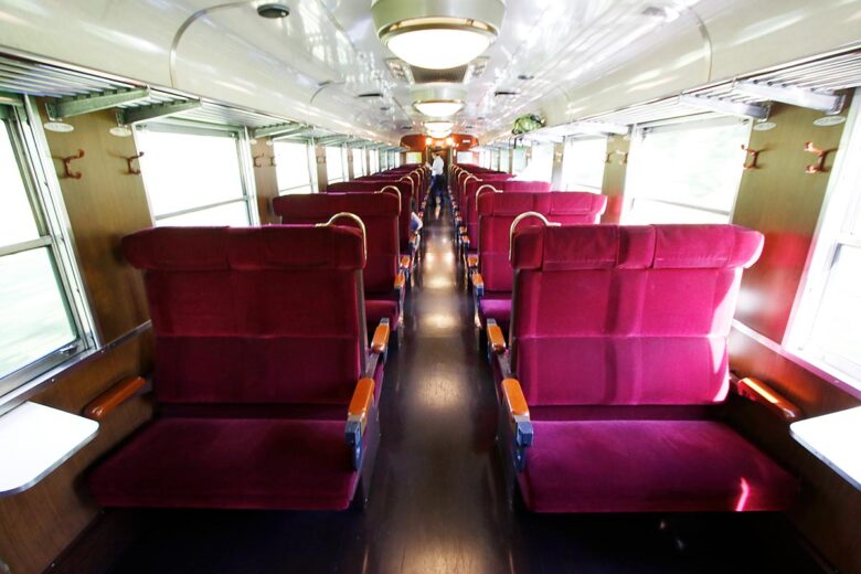 JR東日本の観光列車「SLばんえつ物語」普通車指定席