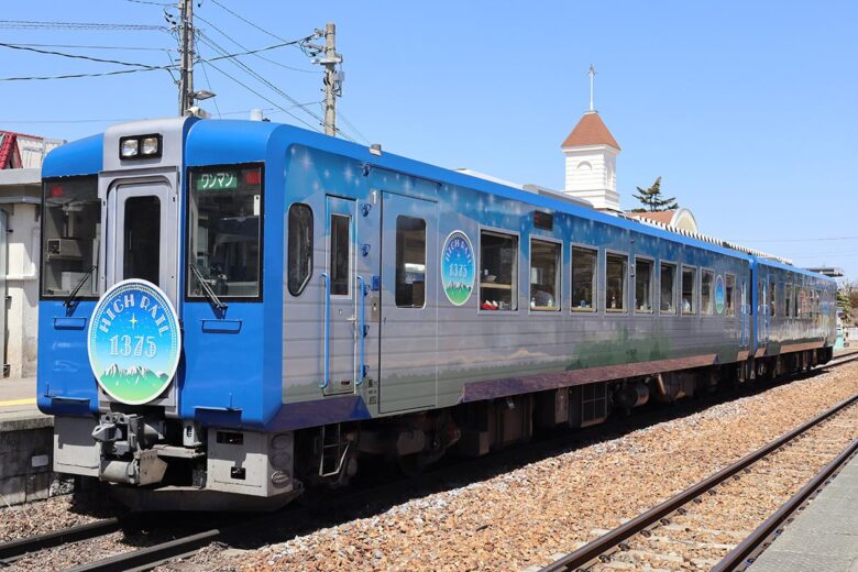 JR東日本の観光列車「HIGH RAIL 1375」