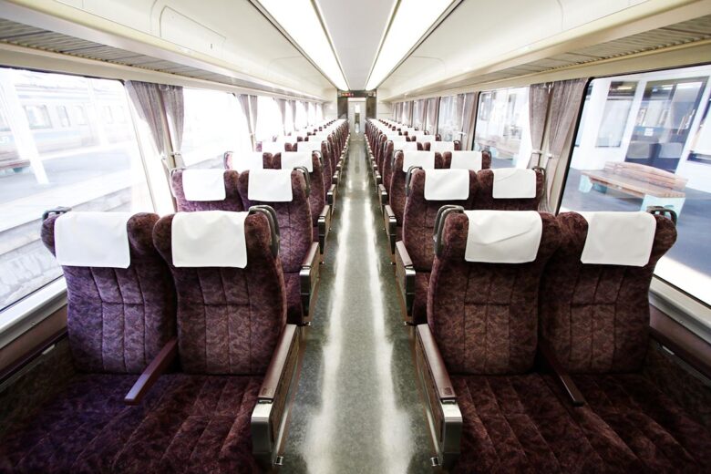 JR東海の観光列車「飯田線秘境駅号」に使用される373系電車の車内