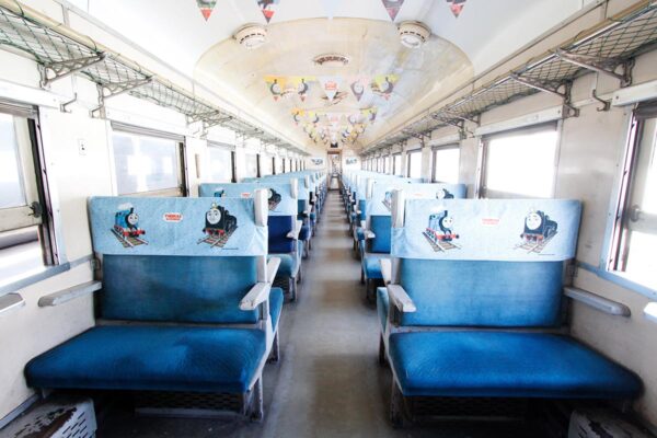 大井川鐵道の観光列車「きかんしゃトーマス号」車内