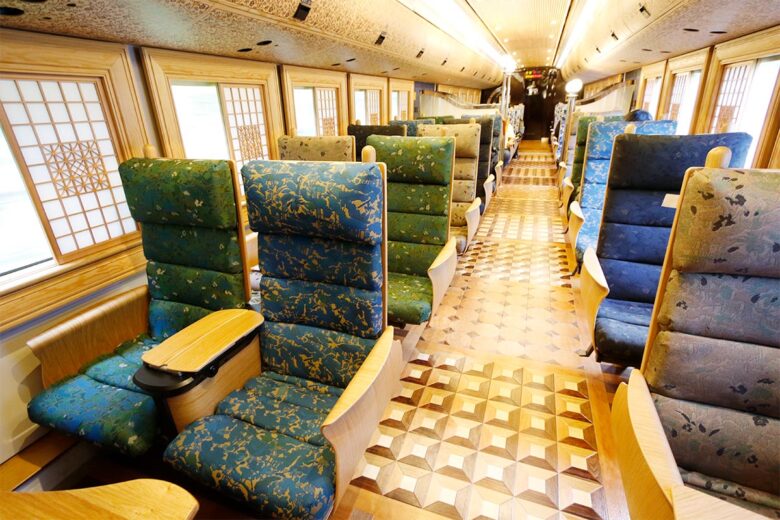 JR九州の観光列車「36ぷらす3」グリーン席