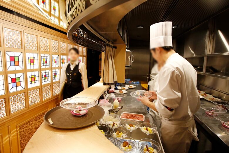 JR九州の観光列車「或る列車」オープンキッチン