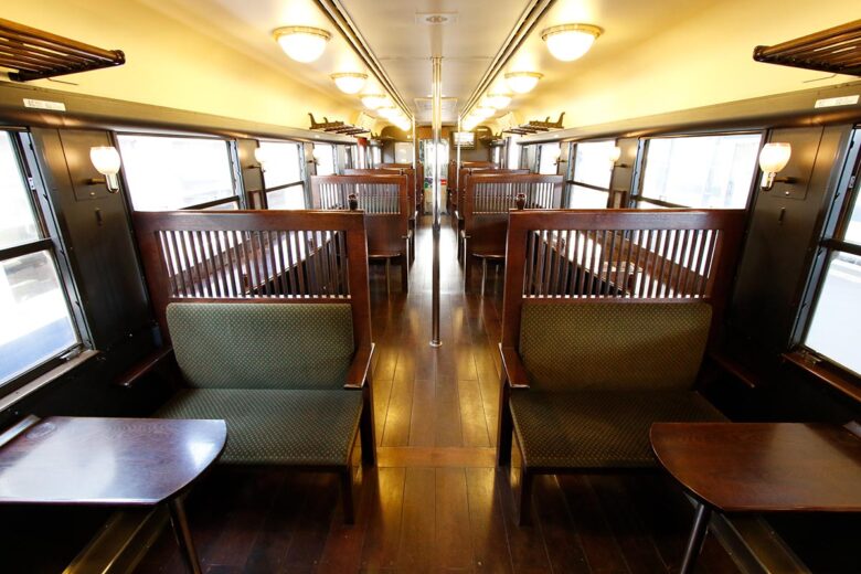 JR九州の観光列車「いさぶろう・しんぺい」通常座席