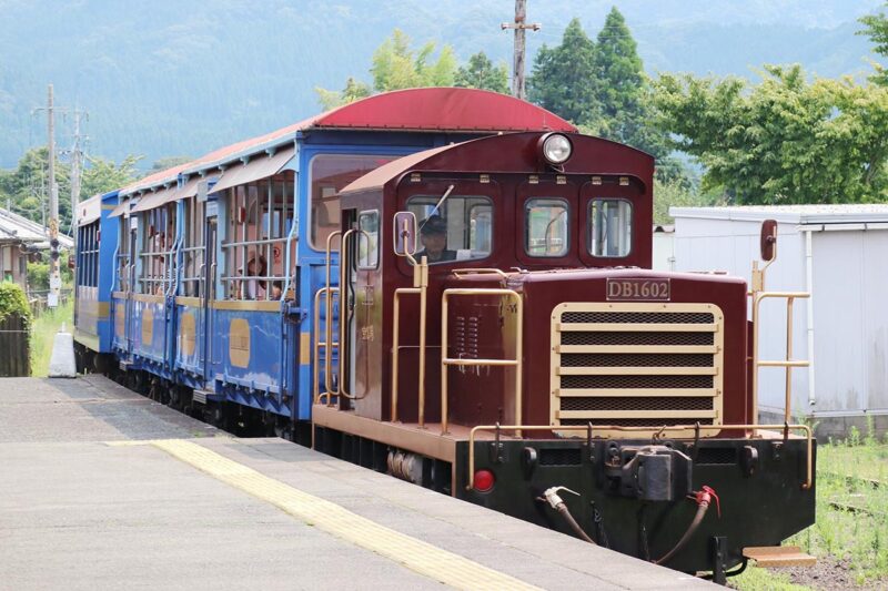 南阿蘇鉄道の観光列車「ゆうすげ号」