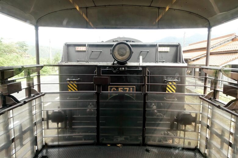 観光列車「SLやまぐち号」普通車の展望デッキ