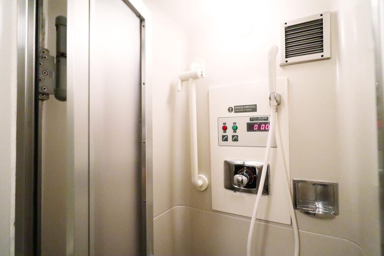 JR東日本の寝台列車「カシオペア紀行」共用シャワー室