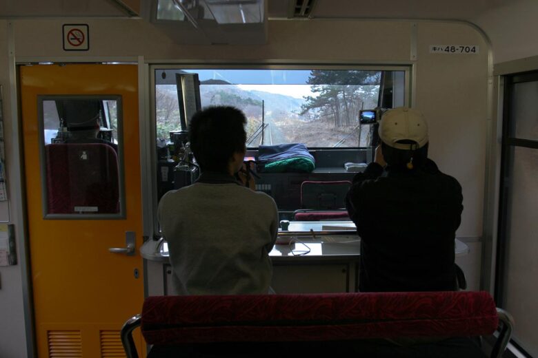 JR東日本の観光列車「リゾートしらかみ」くまげら編成の展望席