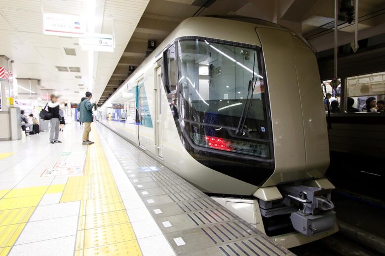 東武鉄道の観光列車「スノーパル」に使われる500系電車「リバティ」