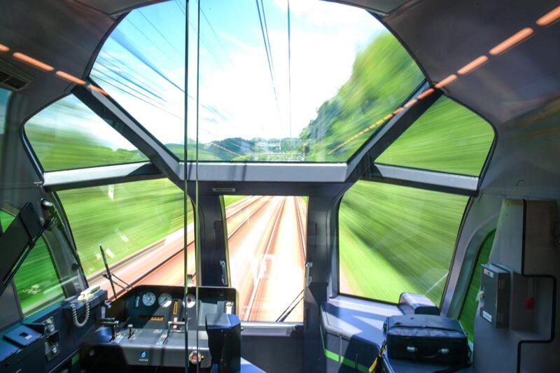 観光特急「しまかぜ」展望車両からの眺望