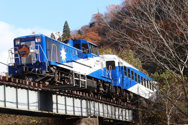 JR西日本の観光列車「奥出雲おろち号」