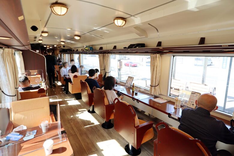 JR西日本の観光列車「etSETOra」1号車