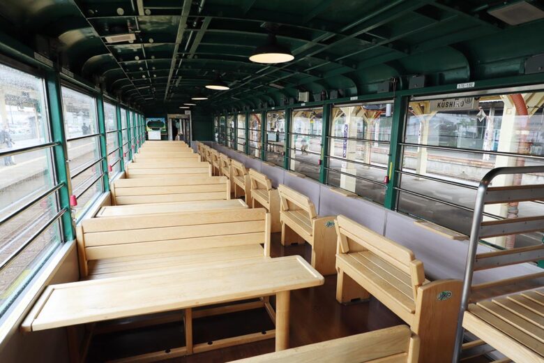 JR北海道の観光列車「くしろ湿原ノロッコ号」展望車両