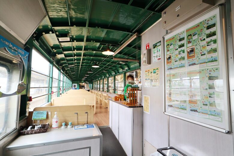 JR北海道の観光列車「くしろ湿原ノロッコ号」車内販売カウンター