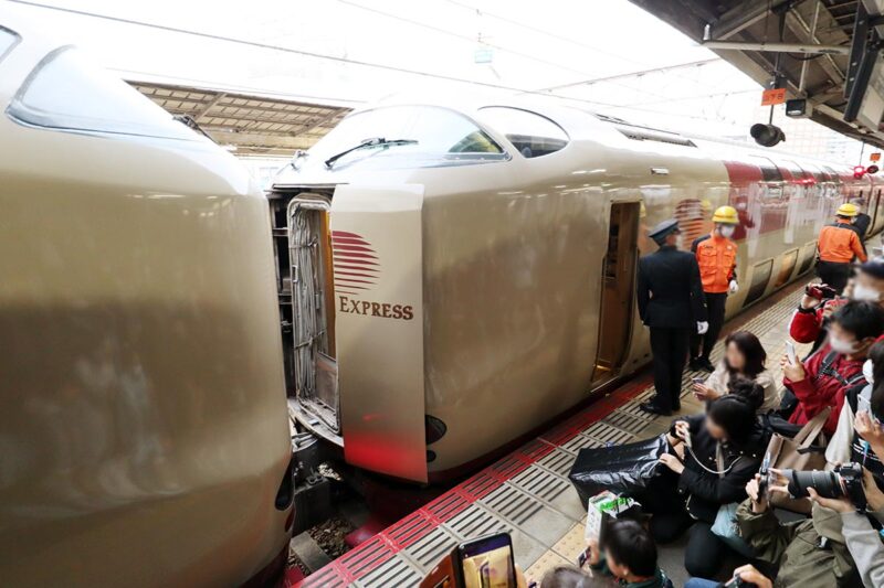岡山駅で切り離しする寝台列車「サンライズ出雲・瀬戸」