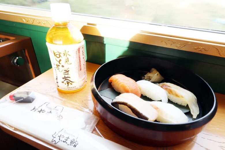 観光列車「ベル・モンターニュ・エ・メール～べるもんた～」食事メニューの一例