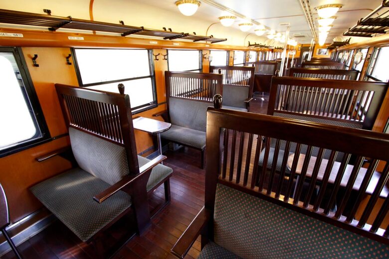 JR九州の観光列車「いさぶろう・しんぺい」普通車指定席