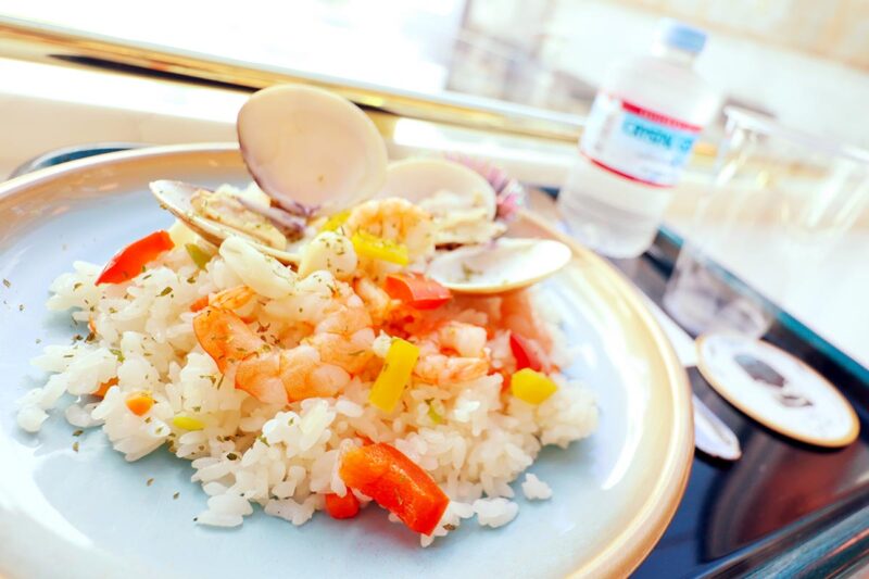 観光特急「しまかぜ」カフェ車両メニューの一例