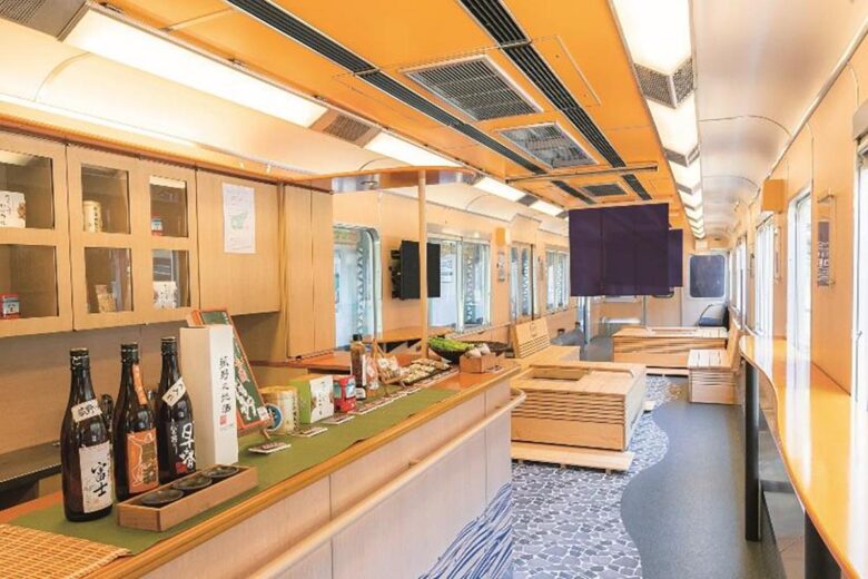 観光列車「つどい」バーカウンター（画像：近鉄）