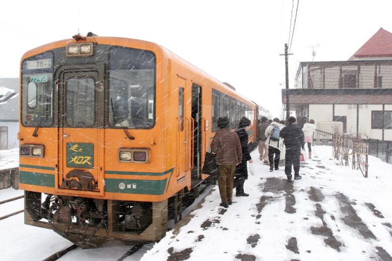 津軽鉄道の観光列車「ストーブ列車」一般車両