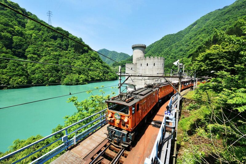 観光列車「トロッコ電車」(画像:黒部峡谷鉄道)