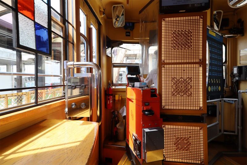 長崎電気軌道の観光列車「みなと」車内
