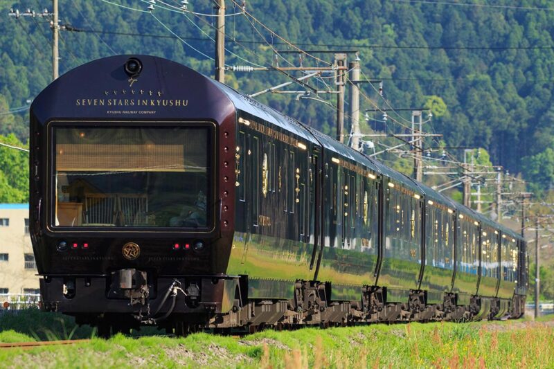 JR九州の豪華寝台列車「ななつ星in九州」