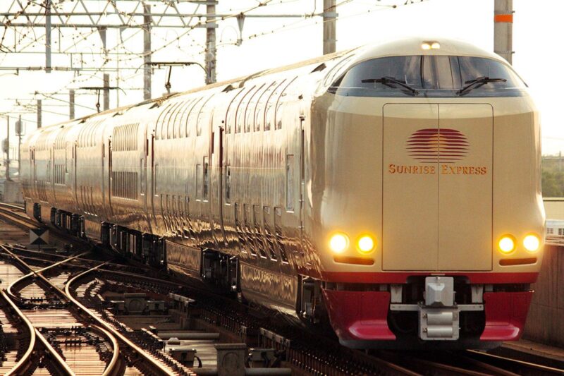 寝台特急「サンライズ出雲・瀬戸」の285系電車