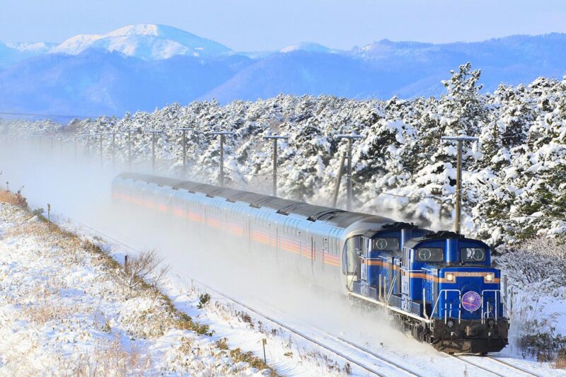 北海道を走る寝台特急「カシオペア」