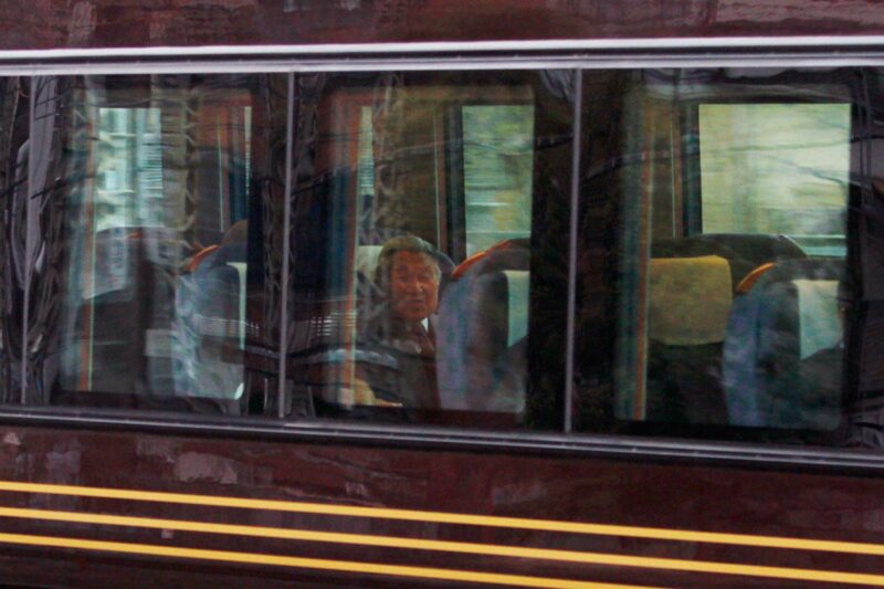 観光列車「なごみ(和)」に乗られる上皇陛下