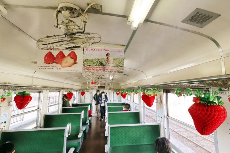 真岡鐵道の観光列車「SLもおか」車内