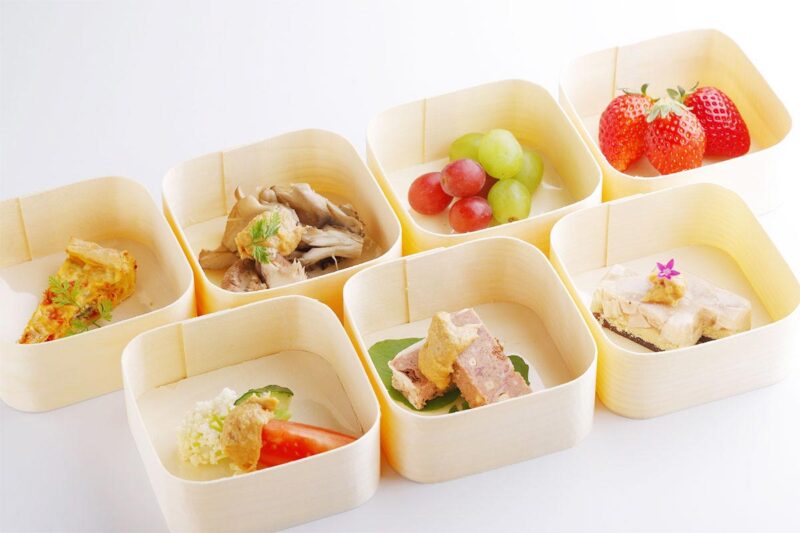 「52席の至福」で味わえる「季節の一皿」イメージ(西武鉄道公式サイトより引用)