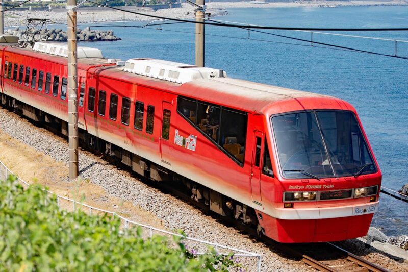 伊豆急の観光列車「リゾート21(キンメ電車)」