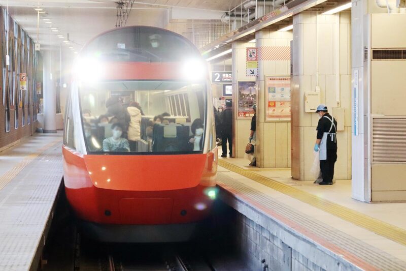 小田急電鉄の観光列車「ロマンスカー GSE」